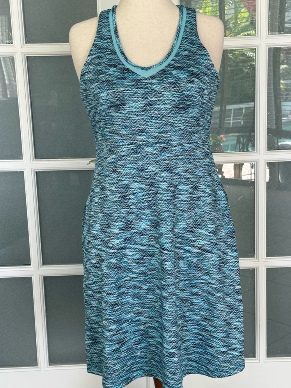 MPG Blue Printed Athletic Dress L Built In Bra